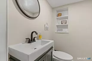 10 Bowman Dr, Greenwich, CT 06831 - Photo 15