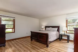 54 Valleyview Dr, Hamden, CT 06518 - Photo 17