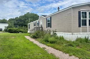 634 Hopeville Rd, Griswold, CT 06351 - Photo 1