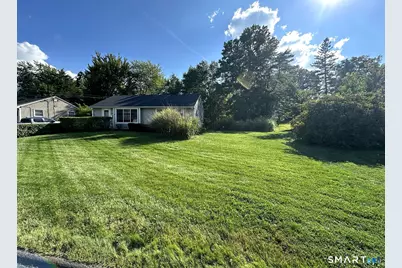 52 Ellsworth Drive, Bloomfield, CT 06002 - Photo 3