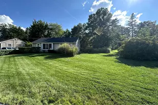 52 Ellsworth Dr, Bloomfield, CT 06002 - Photo 3