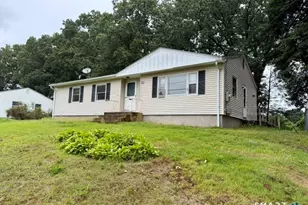 39 Nancy Dr, Enfield, CT 06082 - Photo 3