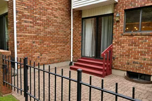 3 Danforth Ln, West Hartford, CT 06110 - Photo 5