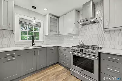 305 Meadowbrook Road, Stratford, CT 06614 - Photo 9