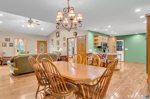 14 Oak St, Wallingford, CT 06492 - Photo 11