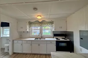 40 Portland Ave, Old Lyme, CT 06371 - Photo 33