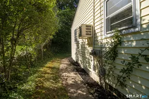 146 Downes St, Waterbury, CT 06704 - Photo 23