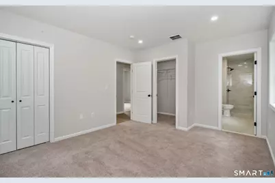 9 Washington Street, Windsor Locks, CT 06096 - Photo 11