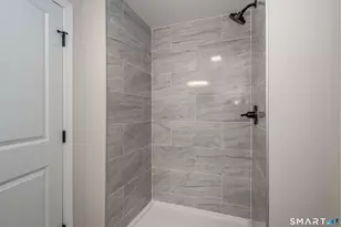 9 Washington St, Windsor Locks, CT 06096 - Photo 19