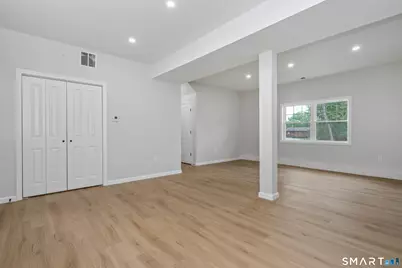 9 Washington Street, Windsor Locks, CT 06096 - Photo 17