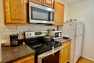 49-55 Dupont Pl, Bridgeport, CT 06610 - Photo 15