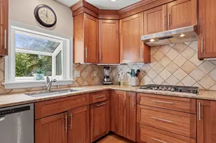 45 Hemlock Dr, Stamford, CT 06902 - Photo 13