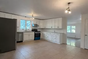 124 Harbor Dr, Stamford, CT 06902 - Photo 5