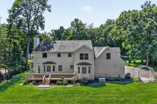 29 Maplewood Dr, Danbury, CT 06811 - Photo 35