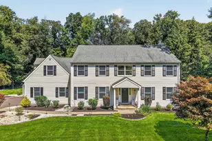 29 Maplewood Dr, Danbury, CT 06811 - Photo 1