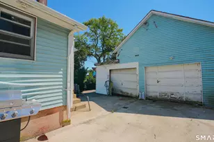 297 Laurel Ave, Bridgeport, CT 06605 - Photo 27