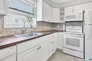 35-37 Omega Ave, Bridgeport, CT 06606 - Photo 15
