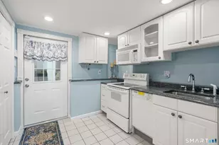 48 Jefferson Cir, Clinton, CT 06413 - Photo 23