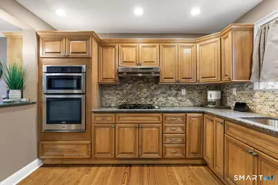 264 Sunrise Terrace, Bridgeport, CT 06606 - Photo 9