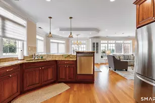 32 Shipyard Ln, Milford, CT 06460 - Photo 7