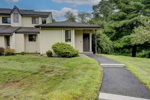 31 Simsbury Landing, Simsbury, CT 06070 - Photo 1