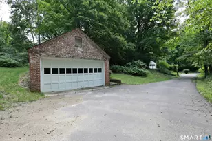 37 Peaceable St, Redding, CT 06896 - Photo 5