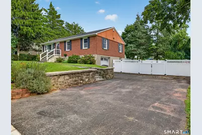 66 Newport Avenue, Shelton, CT 06484 - Photo 3