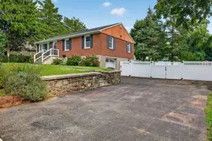 66 Newport Ave, Shelton, CT 06484 - Photo 3