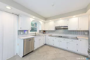 26 Dorchester Ln, Branford, CT 06405 - Photo 11