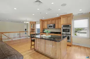 25 Warren Ave, Fairfield, CT 06825 - Photo 3