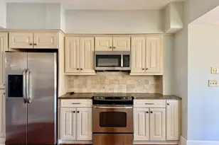 2 Meadow Pl, East Haven, CT 06512 - Photo 5