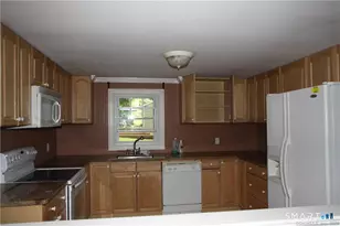 6 Cherry Ln, Brookfield, CT 06804 - Photo 9