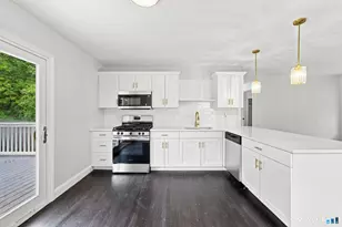 75 Longwood Dr, Naugatuck, CT 06770 - Photo 9