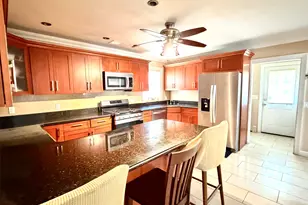 45 Cameo Ct, Stratford, CT 06614 - Photo 5