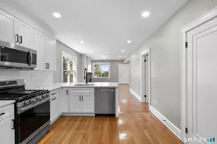 1025 Townsend Ave, New Haven, CT 06512 - Photo 13