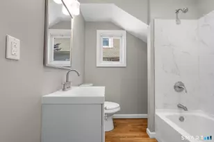 1025 Townsend Ave, New Haven, CT 06512 - Photo 19