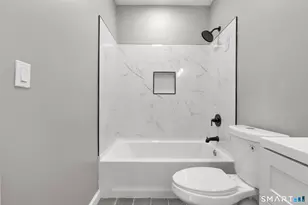 1025 Townsend Ave, New Haven, CT 06512 - Photo 7