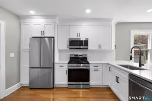 1025 Townsend Ave, New Haven, CT 06512 - Photo 11