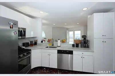 14 Harbour Close, New Haven, CT 06519 - Photo 5