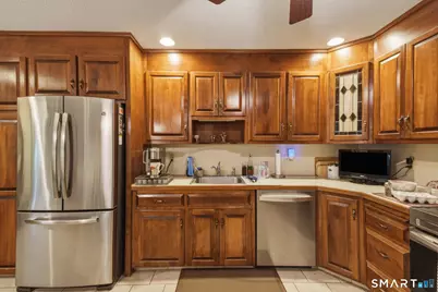 80 Fieldstone Road, Waterbury, CT 06704 - Photo 7