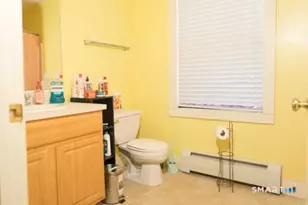 17 Edgewood St, Hartford, CT 06112 - Photo 9