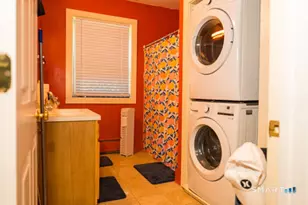 17 Edgewood St, Hartford, CT 06112 - Photo 13