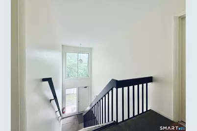 180 Colonial Road #B4, Stamford, CT 06906 - Photo 3