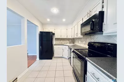 180 Colonial Road #B4, Stamford, CT 06906 - Photo 9