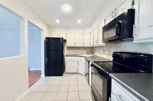 180 Colonial Rd, Stamford, CT 06906 - Photo 9