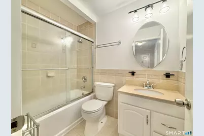 180 Colonial Road #B4, Stamford, CT 06906 - Photo 17