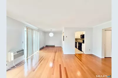 180 Colonial Road #B4, Stamford, CT 06906 - Photo 5