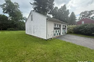 54 Beacon Manor Rd, Naugatuck, CT 06770 - Photo 5