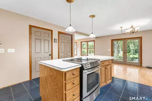 1253 Marion Rd, Cheshire, CT 06410 - Photo 3