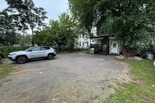 844 Colorado Ave, Bridgeport, CT 06604 - Photo 3
